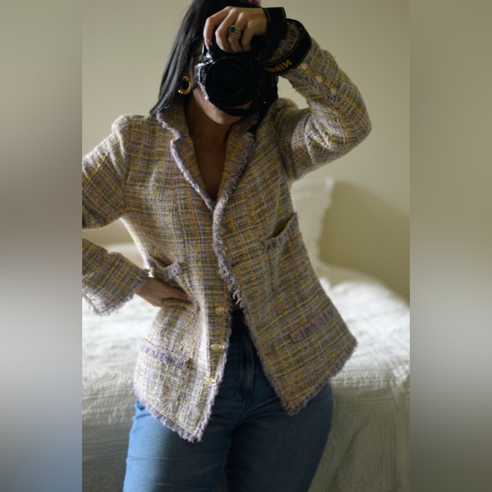SOLD! 💔Chanel vintage 2004 spring tweed jacket size 46 fits smaller